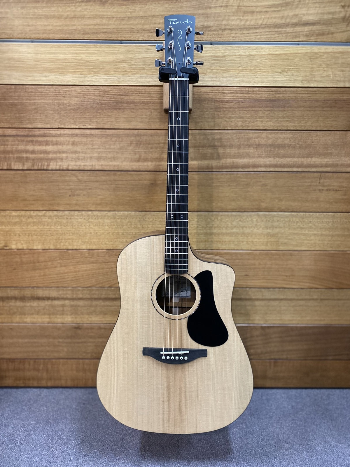 Fenech VT D78 Cutaway Sitka Spruce Blackwood With Hardcase